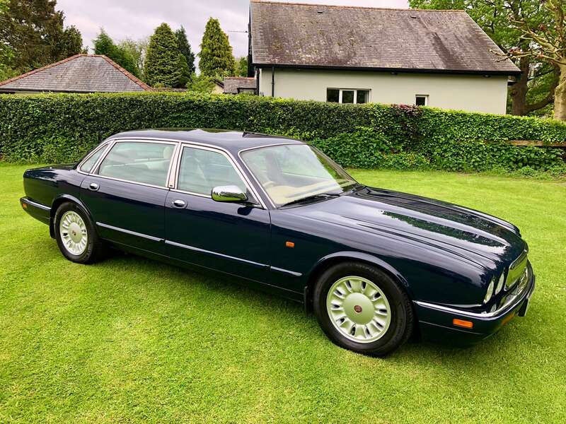 Used Daimler Double Six 2001 for sale - 76296610: Photo 1