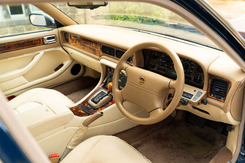 Used Daimler Double Six 2001 for sale - 76296610: Photo 2