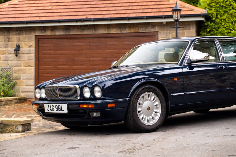 Used Daimler Double Six 2001 for sale - 76296610: Photo 24