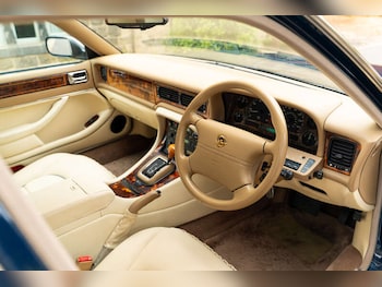 Used Daimler Double Six 1997 for sale - 76296610: Photo