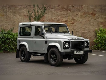Land Rover Defender feature image