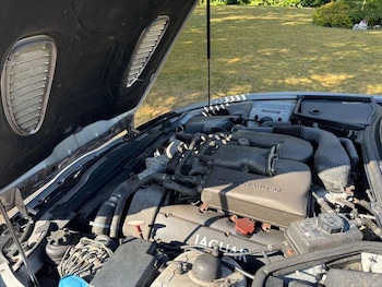 Used Jaguar XKR 2000 for sale - 75200897: Photo