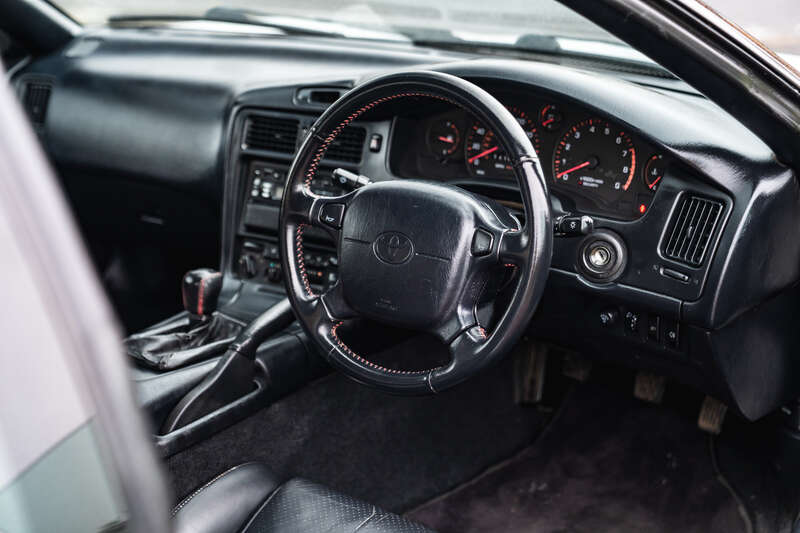 Used Toyota MR2 1999 for sale - 76296591: Photo 2