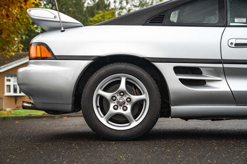 Used Toyota MR2 1999 for sale - 76296591: Photo 25