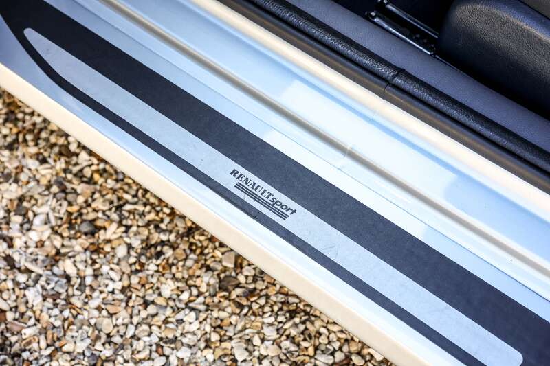 Used Renault Clio 2002 for sale - 78186230: Photo 9