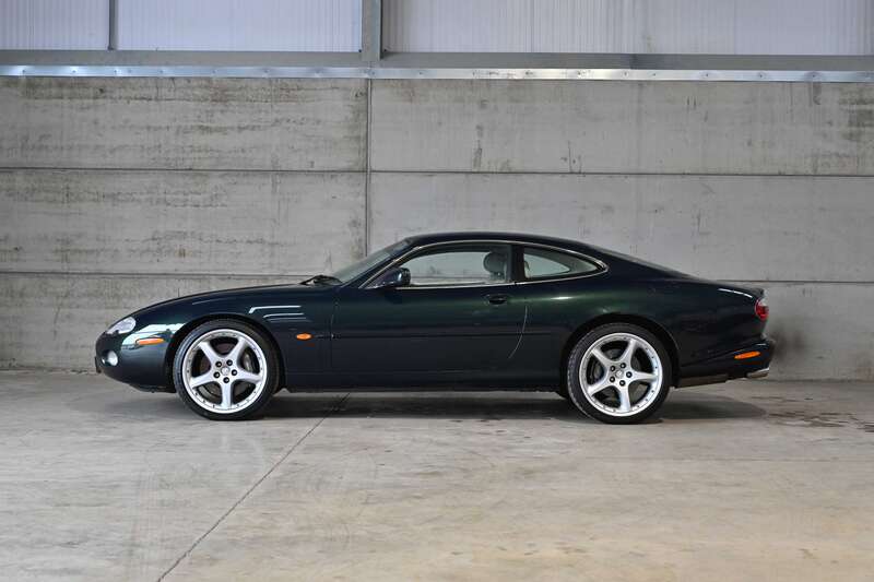 Used Jaguar XKR 2001 for sale - 77696884: Photo 10