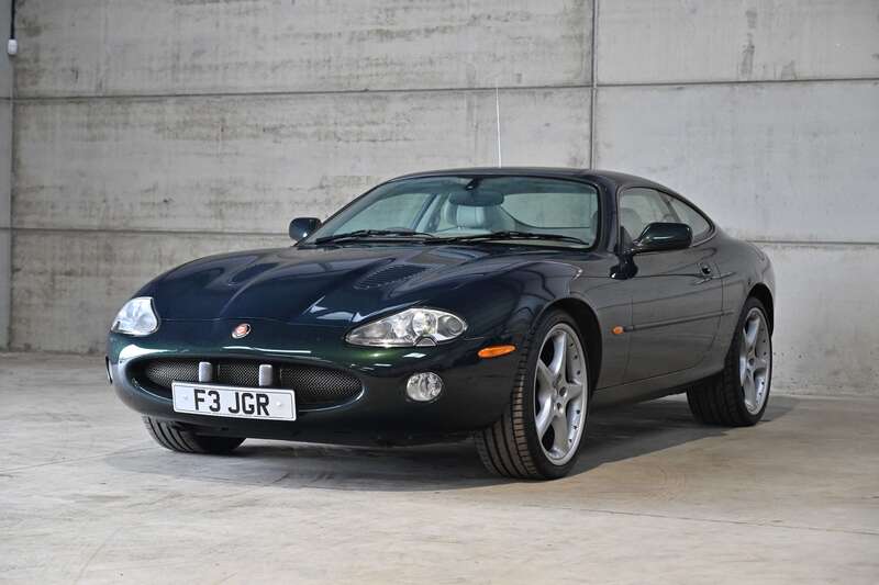 Used Jaguar XKR 2001 for sale - 77696884: Photo 6
