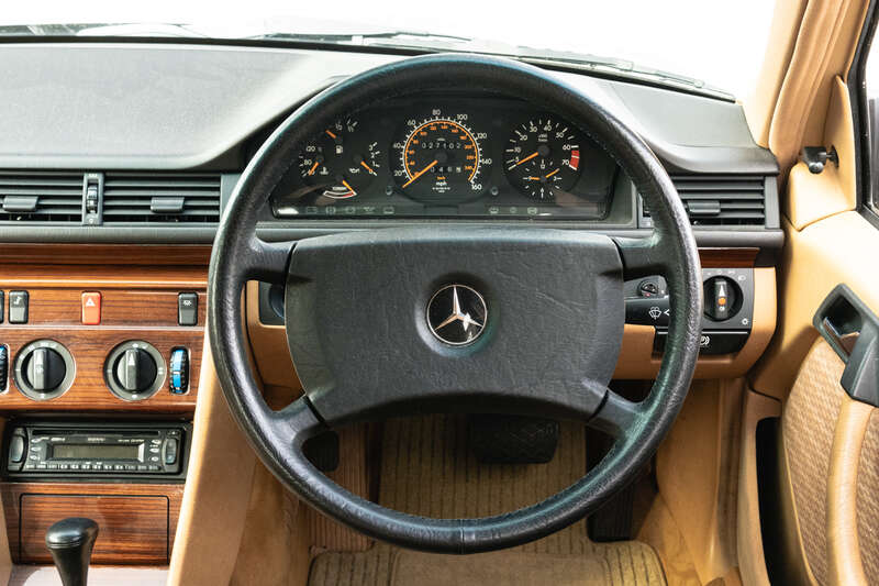 Used Mercedes-Benz 260 1990 for sale - 76285184: Photo 13
