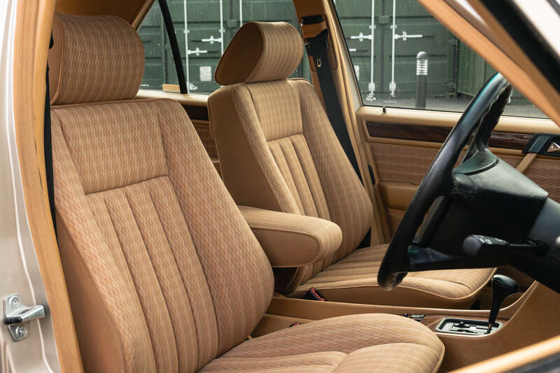 Used Mercedes-Benz 260 1990 for sale - 76285184: Photo 14