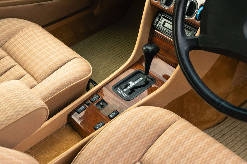 Used Mercedes-Benz 260 1990 for sale - 76285184: Photo 17