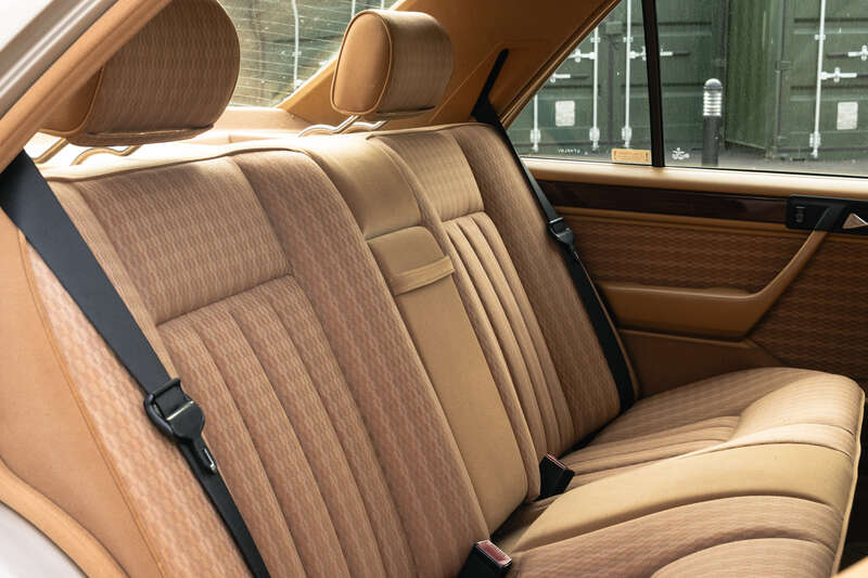 Used Mercedes-Benz 260 1990 for sale - 76285184: Photo 21