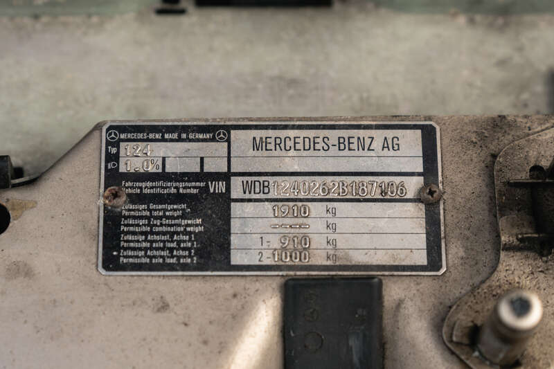 Used Mercedes-Benz 260 1990 for sale - 76285184: Photo 24