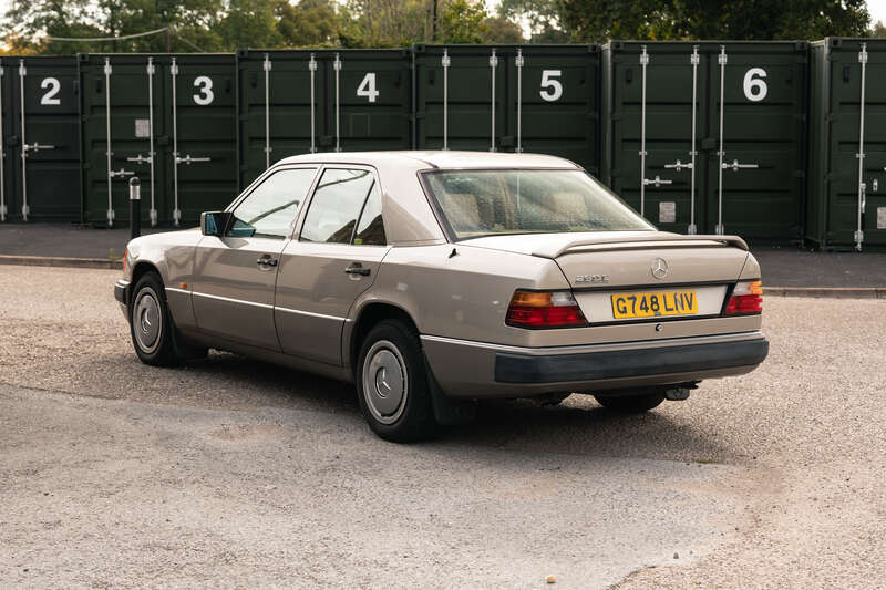 Used Mercedes-Benz 260 1990 for sale - 76285184: Photo 4