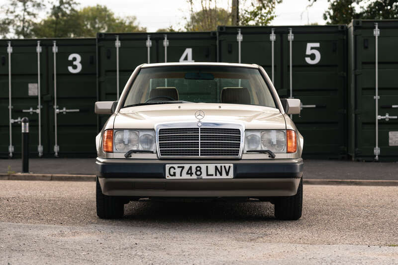 Used Mercedes-Benz 260 1990 for sale - 76285184: Photo 6