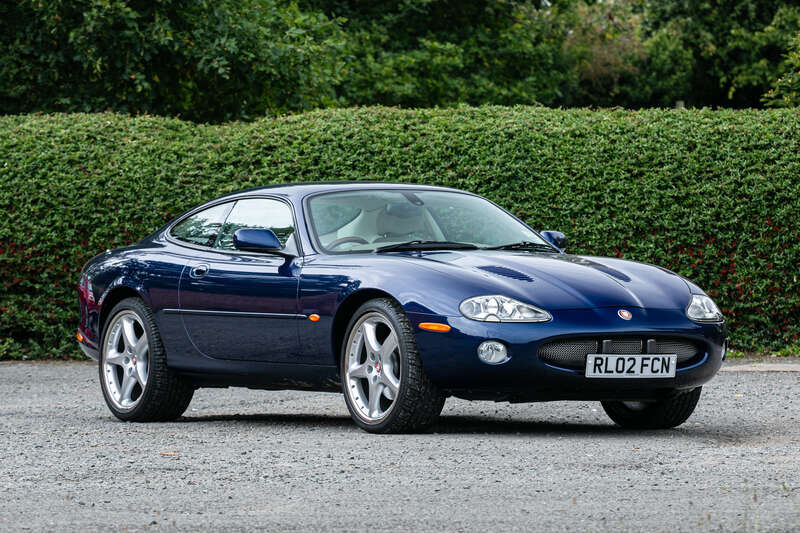 Used Jaguar XKR 2002 for sale - 76099762: Photo 1