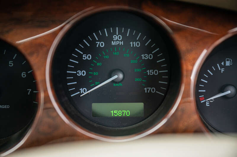 Used Jaguar XKR 2002 for sale - 76099762: Photo 10