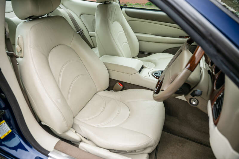 Used Jaguar XKR 2002 for sale - 76099762: Photo 23