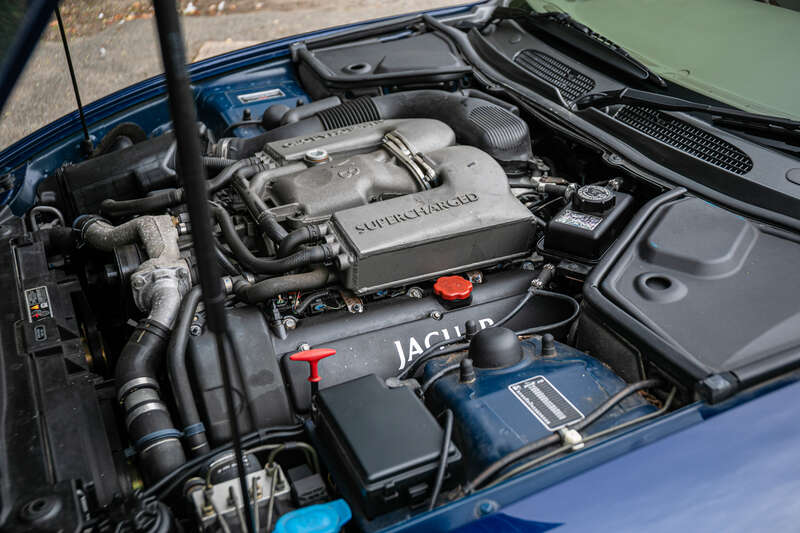 Used Jaguar XKR 2002 for sale - 76099762: Photo 3