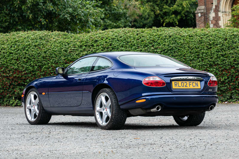 Used Jaguar XKR 2002 for sale - 76099762: Photo 4