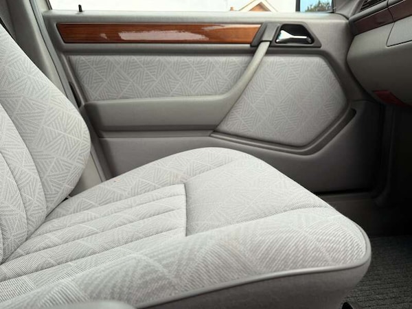 Used Mercedes-Benz E-Class 1995 for sale - 76228658: Photo 21