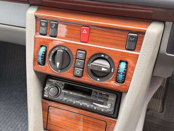 Used Mercedes-Benz E-Class 1995 for sale - 76228658: Photo 22