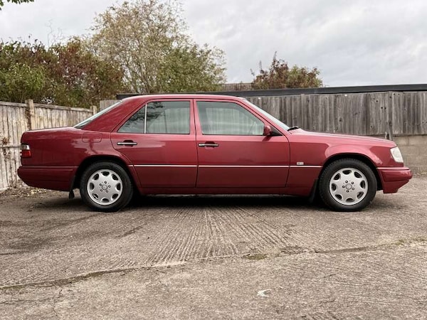 Used Mercedes-Benz E-Class 1995 for sale - 76228658: Photo 5