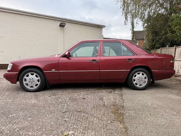 Used Mercedes-Benz E-Class 1995 for sale - 76228658: Photo 6