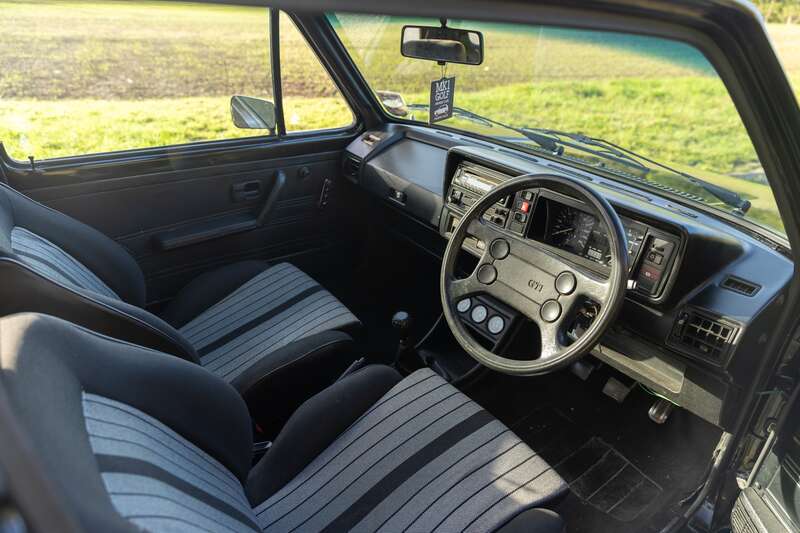 Used Volkswagen Golf 1983 for sale - 76216445: Photo 2