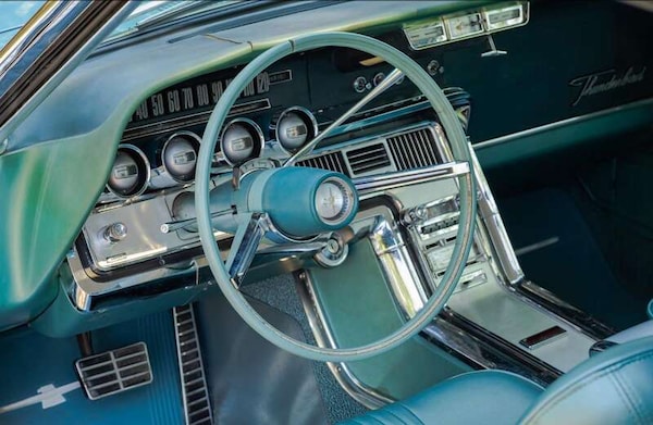 Used Ford Thunderbird 2021 for sale - 76251641: Photo 2