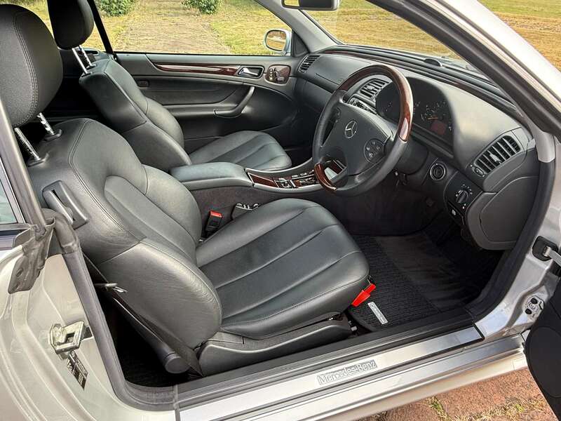 Used Mercedes-Benz CLK 2000 for sale - 76372161: Photo 2