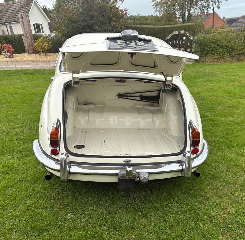Used Daimler V8 1969 for sale - 76228652: Photo 10