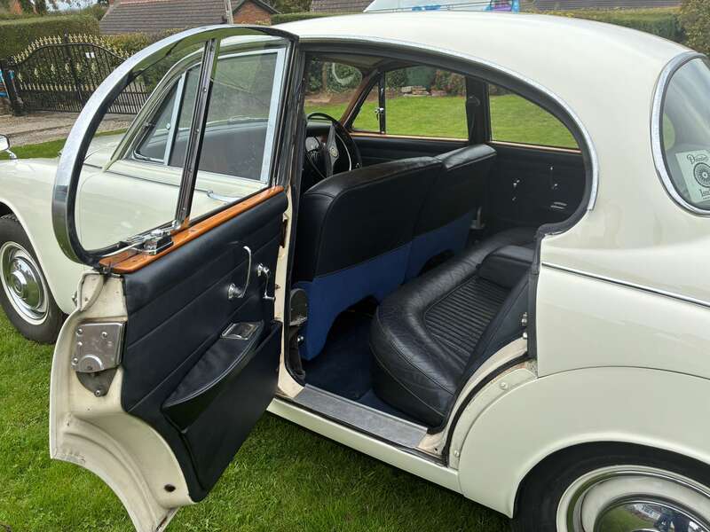 Used Daimler V8 1969 for sale - 76228652: Photo 16