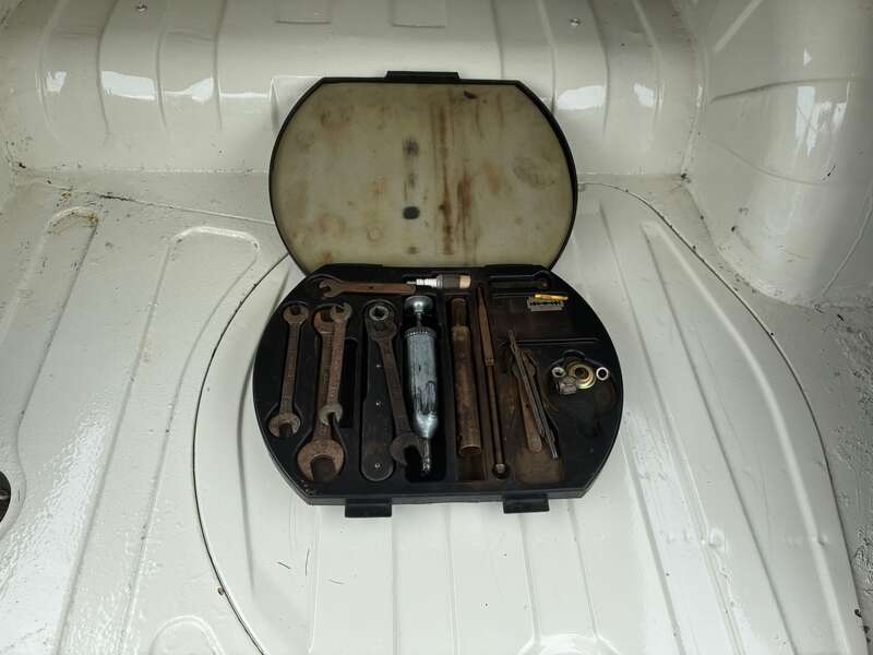 Used Daimler V8 1969 for sale - 76228652: Photo 25