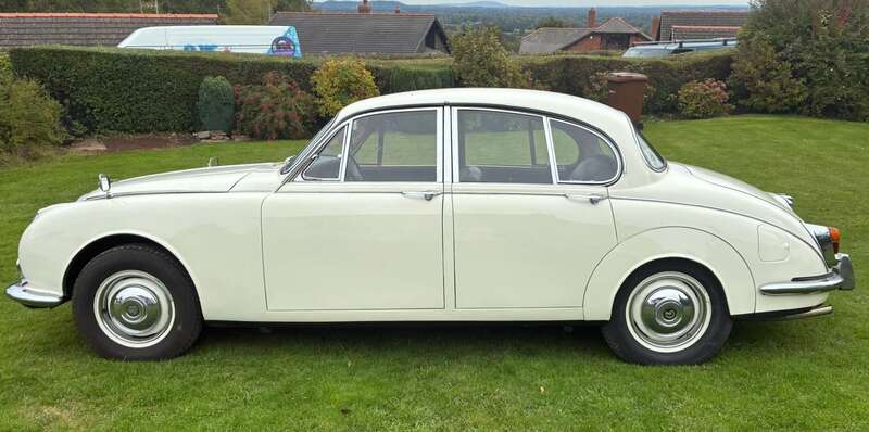 Used Daimler V8 1969 for sale - 76228652: Photo 5