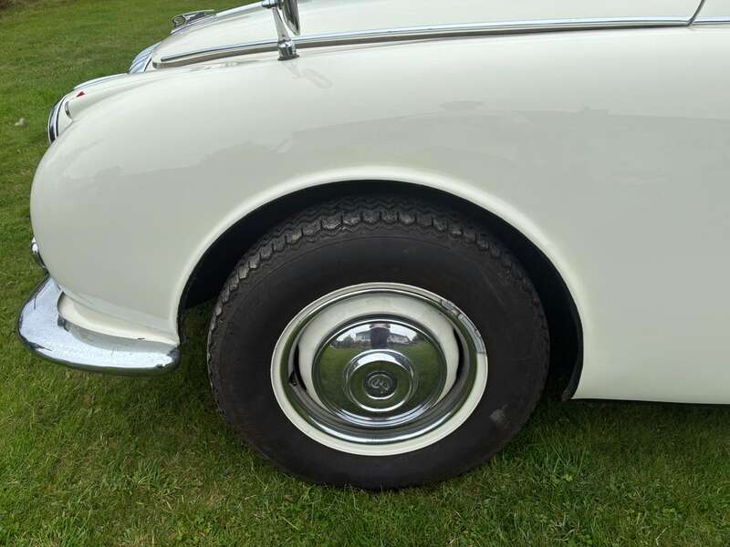 Used Daimler V8 1969 for sale - 76228652: Photo 8