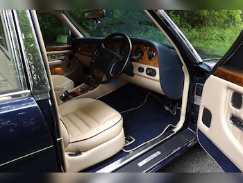 Used Bentley Brooklands 1995 for sale - 77710618: Photo