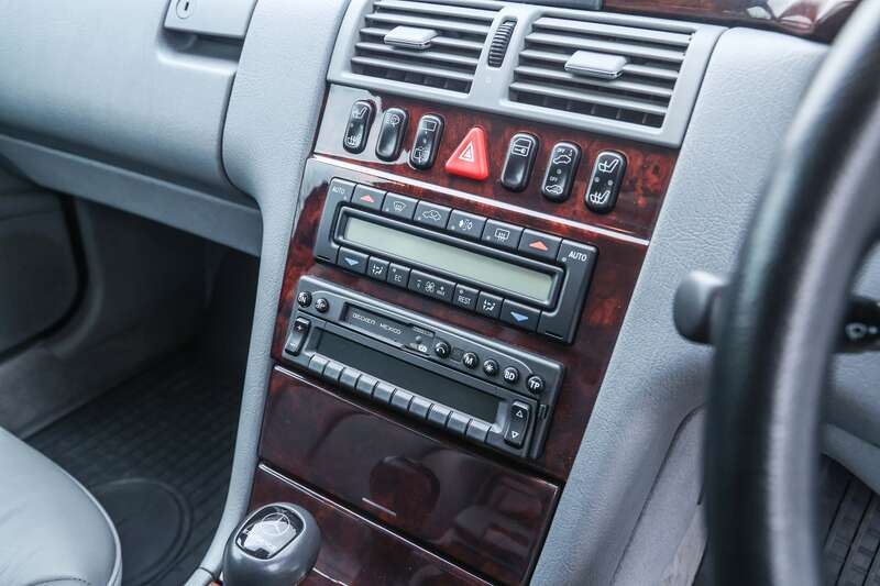 Used Mercedes-Benz E Class for sale - 77754387: Photo 19