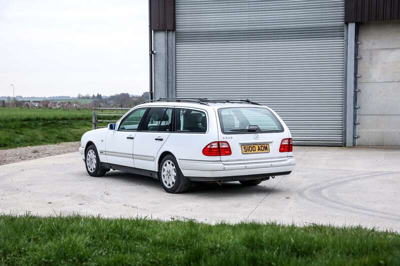 Used Mercedes-Benz E Class for sale - 77754387: Photo 4