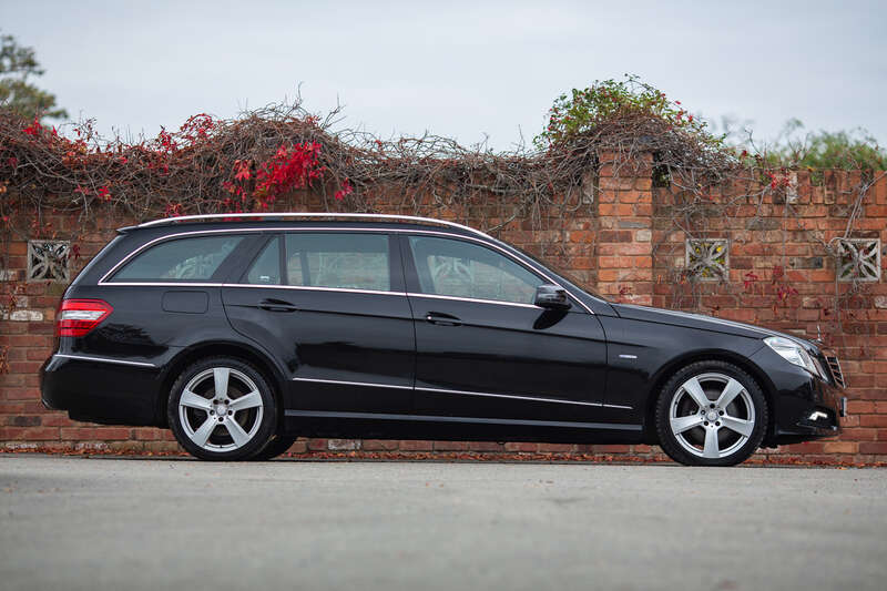 Used Mercedes-Benz E Class 2010 for sale - 76296617: Photo 5