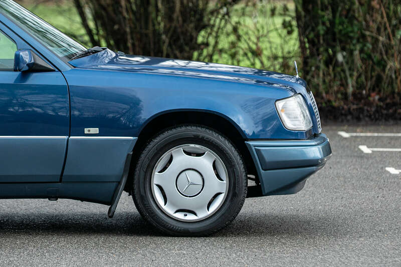 Used Mercedes-Benz E Class 1993 for sale - 77538705: Photo 10