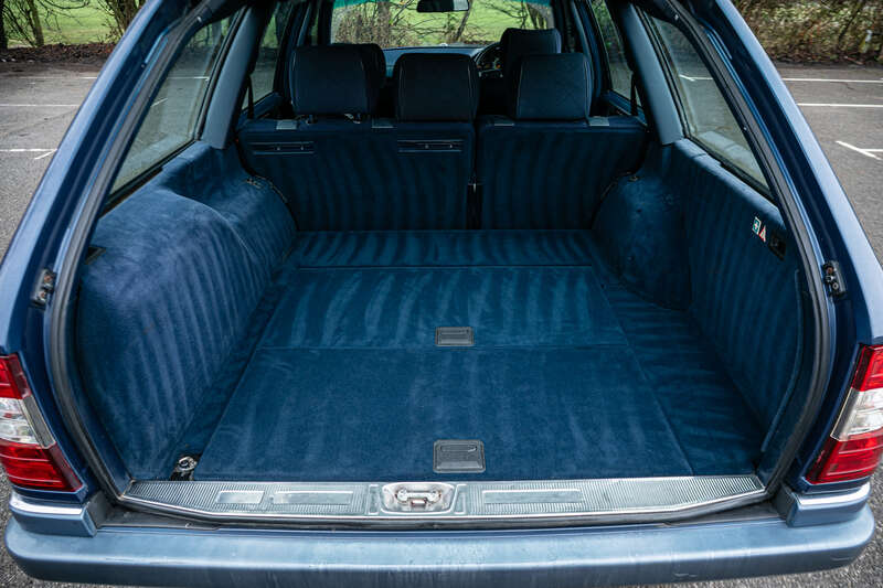 Used Mercedes-Benz E Class 1993 for sale - 77538705: Photo 14