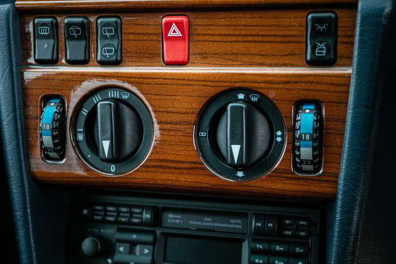 Used Mercedes-Benz E Class 1993 for sale - 77538705: Photo 23