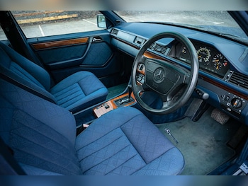 Used Mercedes-Benz E Class 1993 for sale - 77538705: Photo