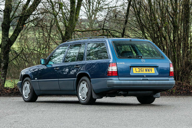 Used Mercedes-Benz E Class 1993 for sale - 77538705: Photo 4