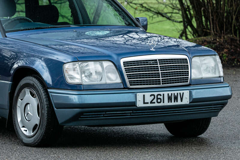 Used Mercedes-Benz E Class 1993 for sale - 77538705: Photo 8