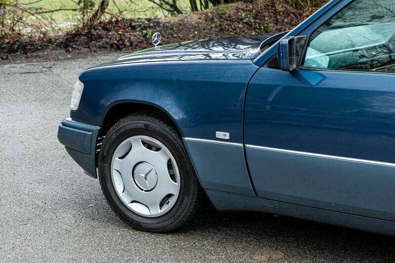 Used Mercedes-Benz E Class 1993 for sale - 77538705: Photo 9