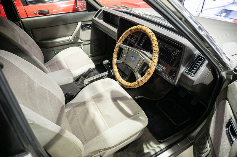 Used Ford Granada 1985 for sale - 77769805: Photo 2