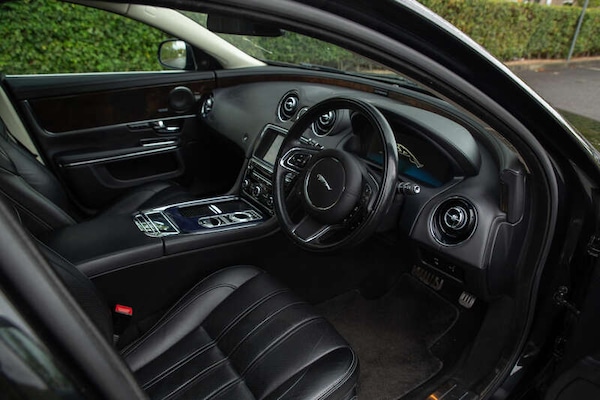 Used Jaguar XJ 2012 for sale - 76248374: Photo 2