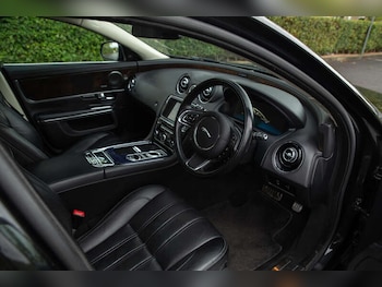 Used Jaguar XJ 2012 for sale - 76248374: Photo 2