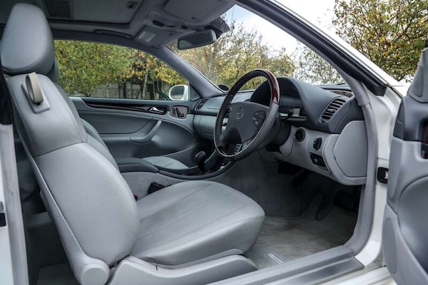 Used Mercedes-Benz CLK 2001 for sale - 76271350: Photo 2